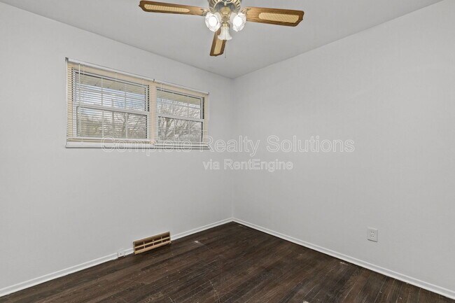 Building Photo - 11809 Bridgevale Ave