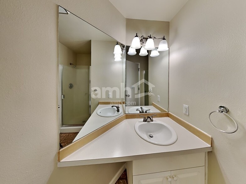 Building Photo - 21617 43rd Ave Ct E