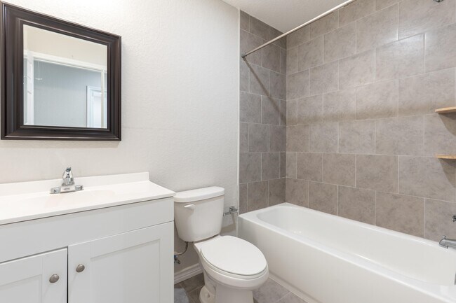 Building Photo - 6934 Crestway Dr