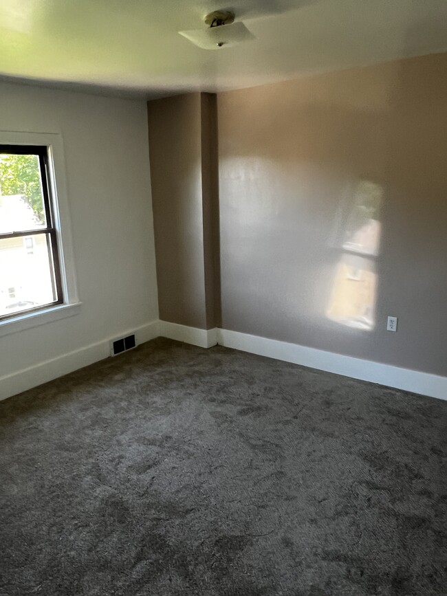 2nd bedroom - 1111 Ridge Ave