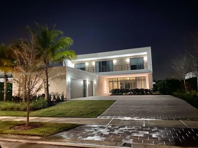 Building Photo - 16580 Sunset Way