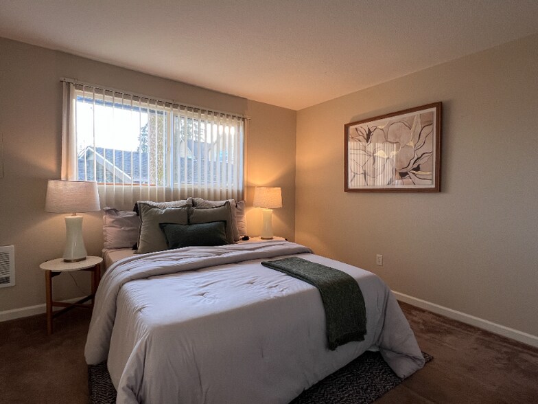 Building Photo - 14655 SW 76th Ave