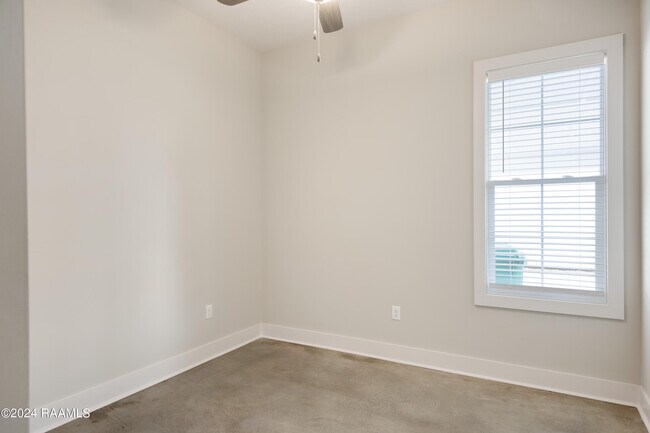 Building Photo - 107 Satsuma Dr
