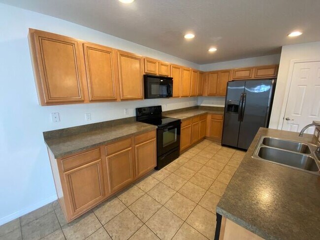 Building Photo - AVALON PARK EAST ORLANDO-$500 OFF THE FIRST MONTH'S RENT