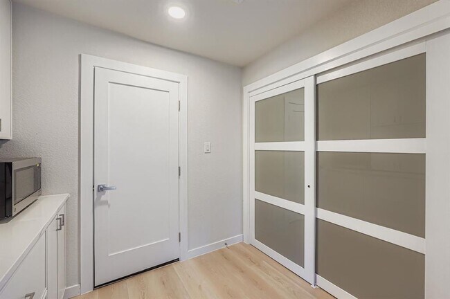 Building Photo - 7806 Whitsun Dr