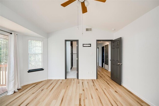 Building Photo - 1917 Windy Park Dr