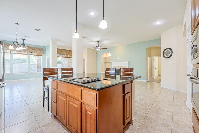 Building Photo - 6726 Hawsley Way
