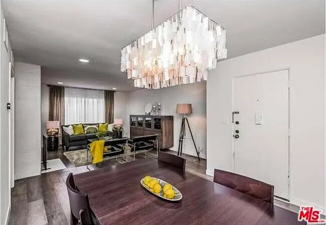 View of Living room - 1606 S Barrington Ave