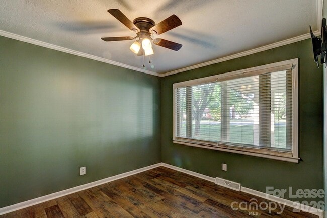 Building Photo - 1409 Delview Rd