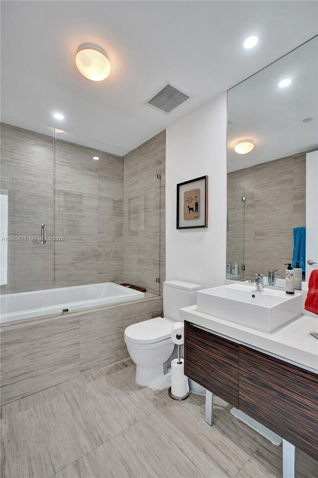 Building Photo - 1100 Biscayne Blvd