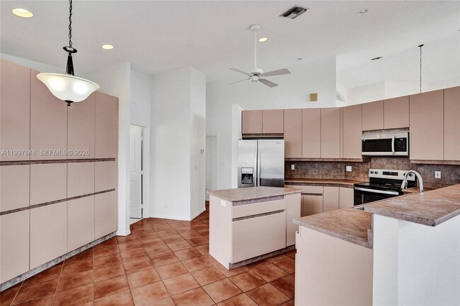 Building Photo - 10800 Haydn Dr