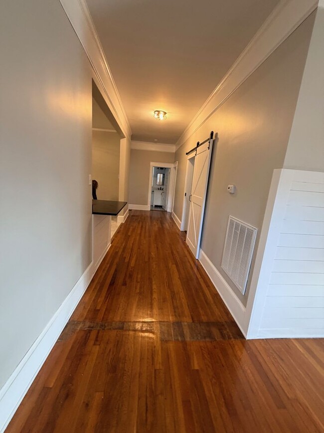 Building Photo - 205 Saluda St