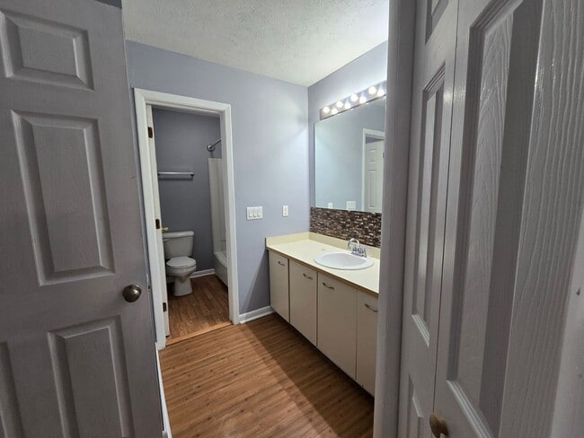 Building Photo - 6752 Willowbrook Dr