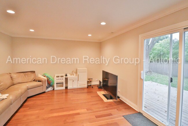 Building Photo - 28 Monterey Drive , Vernon Hills , IL , 60061