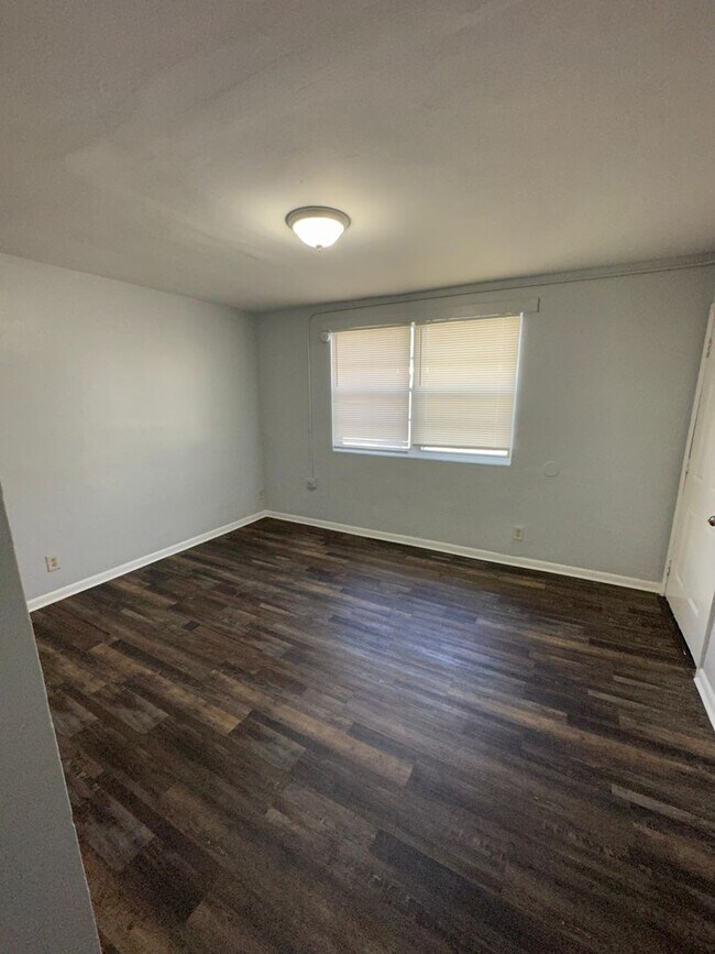 Building Photo - 2020 Palafox St