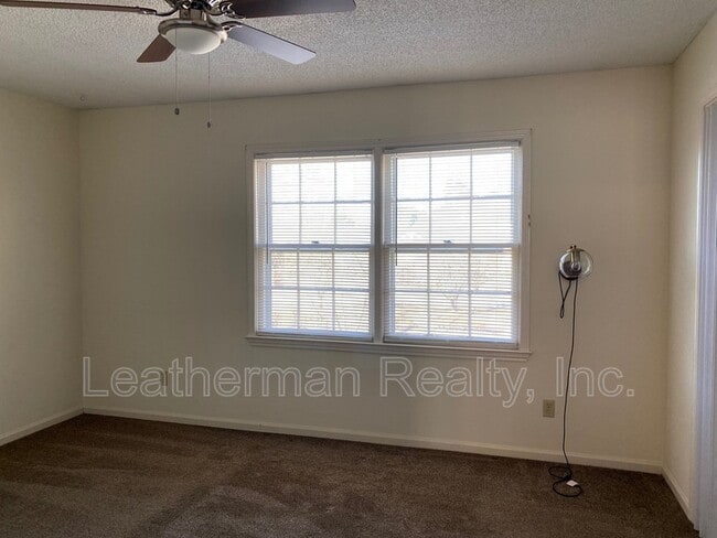 Building Photo - 738 Coventry Ln