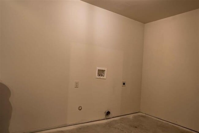 Building Photo - 11818 W Wilkinson Ct