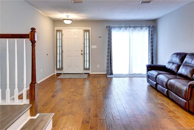 Building Photo - 1005 Settlement Dr