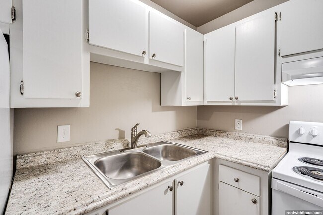 Building Photo - 671 S. Western Ave.