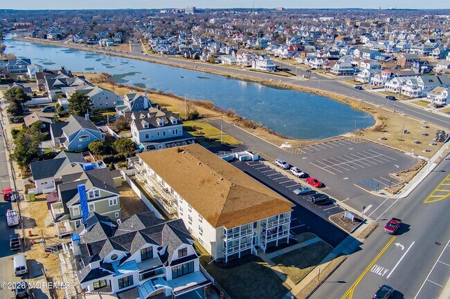 Building Photo - 809 Ocean Ave N