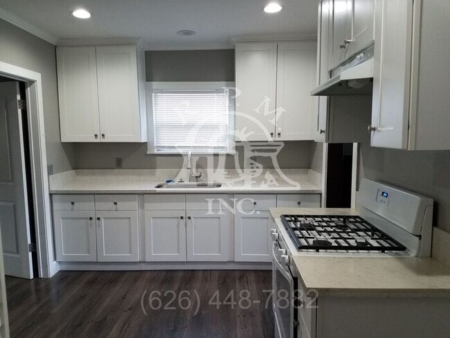 Building Photo - Spacious 1 Bedroom 1 Bathroom Duplex with Garage in Chino
