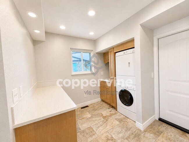 Building Photo - 4249 W 110th Pl