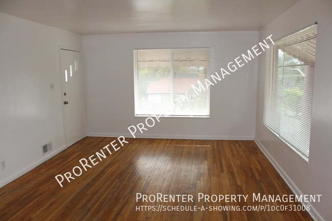 Building Photo - 1107 E 800 S