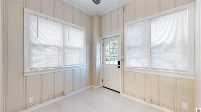 Building Photo - AVAILABLE NOW!  Beautiful Historic Home Fo...