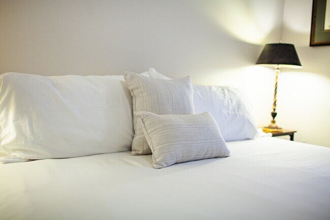 Building Photo - 161 Calhoun Rd