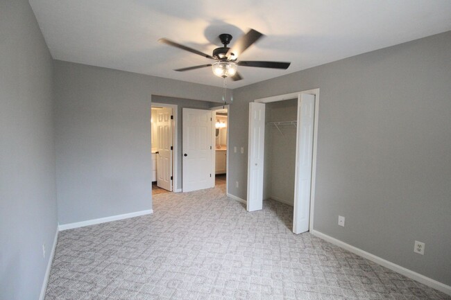 Building Photo - 3 bedroom condo for rent with great sunris...