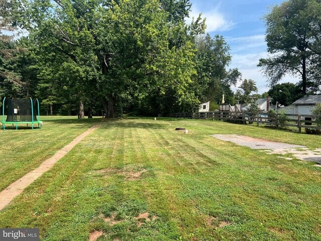 Building Photo - 8156 Rocky Ridge Rd