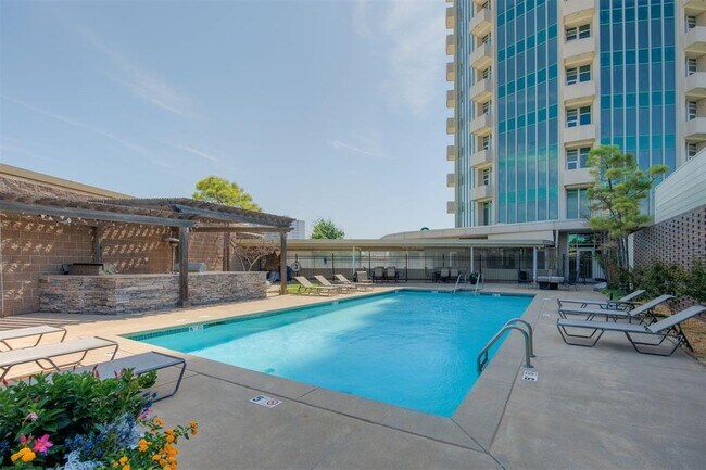 Building Photo - 5900 Mosteller Dr
