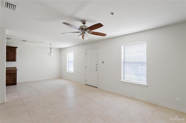 Building Photo - 12 E Stubbs St