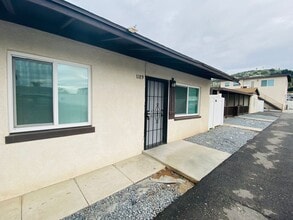 Building Photo - E Washington Ave Triplex