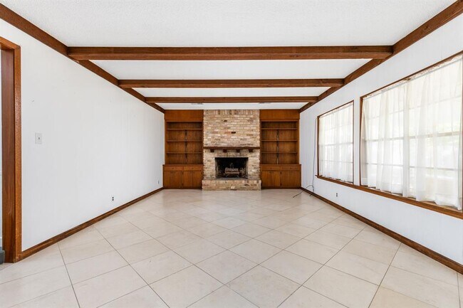 Building Photo - 4007 Edgerock Dr
