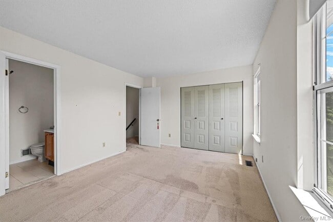 Building Photo - 6 Cumberland Ct