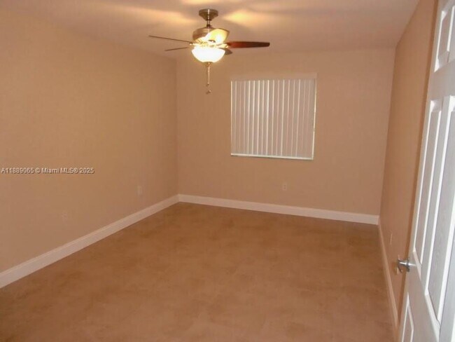 Building Photo - 2820 N Oakland Forest Dr