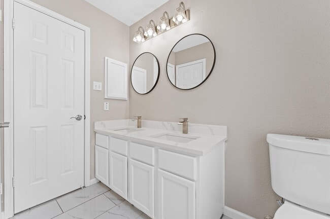 Building Photo - 15306 Goodman St