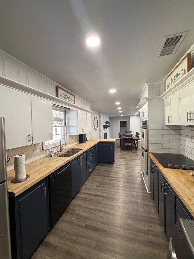 Building Photo - 3706 41st St