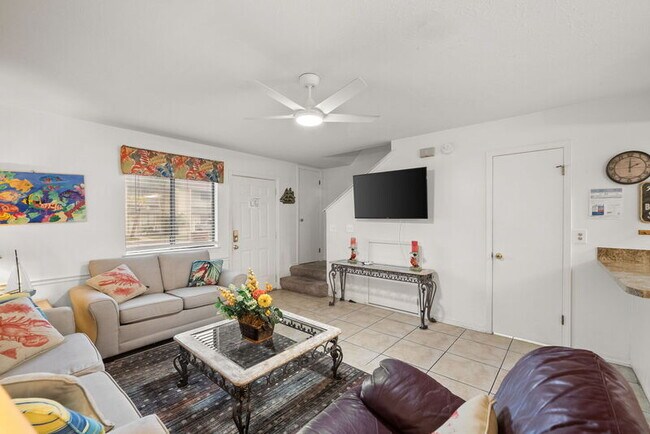 Building Photo - 133 W Leslie Ln