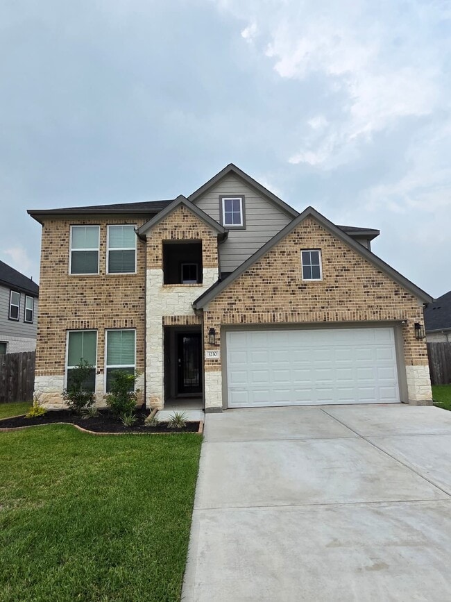 Building Photo - 3230 Tilley Dr