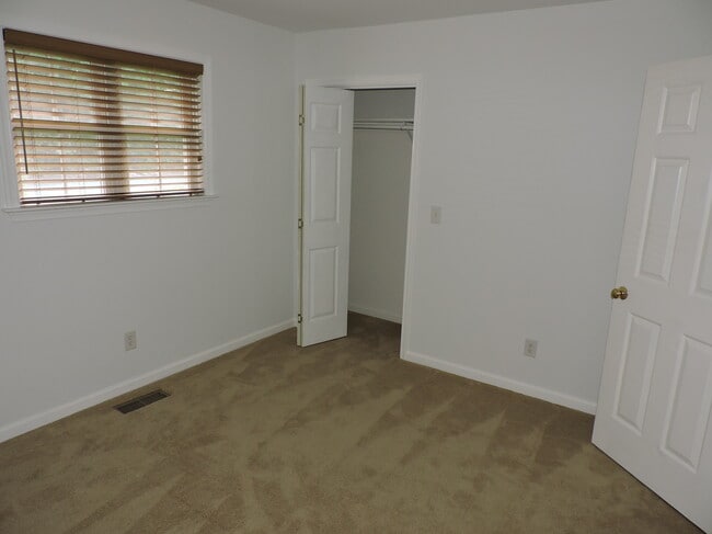 Building Photo - 3159 Earlysville Rd