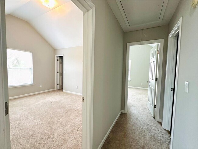 Building Photo - 1215 Grey Rock Way