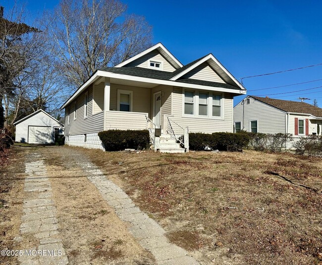 Building Photo - 139 Otis Ave