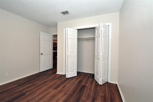 Building Photo - 11314 Walnut Ridge Dr