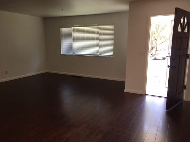 Living Room - 386 Arbor Ave