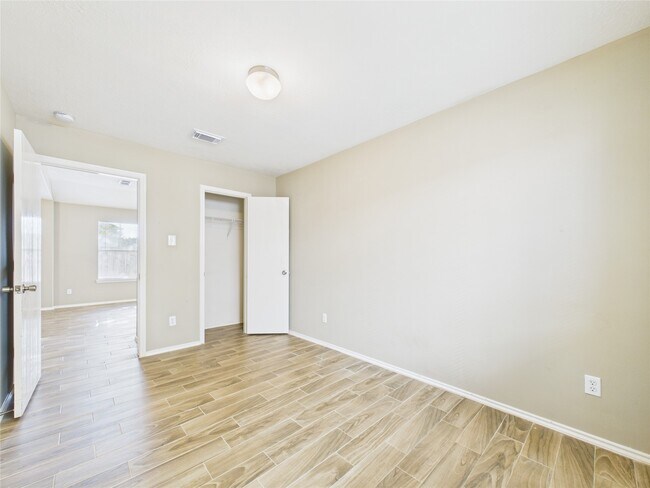 Building Photo - 3318 Field Manor Ln