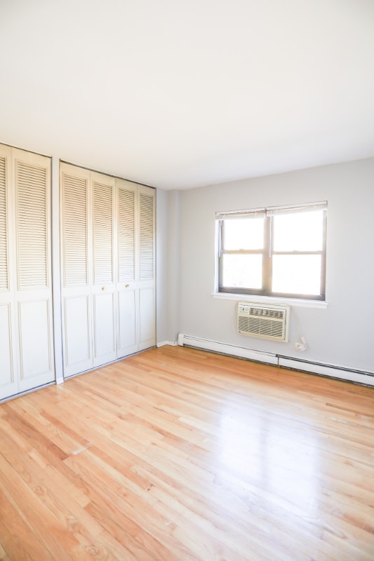 Building Photo - 2828 N Cambridge Ave