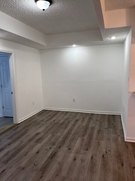 Building Photo - 4944 N Broad St