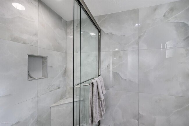 Building Photo - 149 Crescent Dr